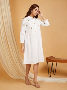 Robe chemise en coton brodé blanc à manches longues, imprimé floral, coupe ample, longueur midi, col rabattu, décontractée, pour le quotidien, printemps - Product Image 2