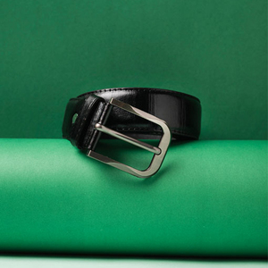 Ceinture en cuir véritable marron pour homme, de haute qualité, en cuir de vachette, personnalisable, style professionnel, avec boucle en acier, en provenance du Pakistan. - Product Image 6