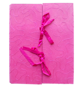 Papiers de qualité supérieure en coton, 10 feuilles de papier à lettres A4 + 5 enveloppes, emballées en ensemble dans une dossier. - Product Image 1