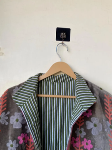 Veste kimono en velours Suzani faite à la main avec poche avant |   Couette écologique respirante matelassée 100% coton anti-plis séchage rapide style bohème - Product Image 4