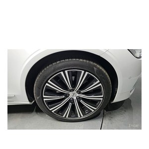 Volvo S90 B5 Ultimate 2023 con Asientos de Cuero Brillante, Caja de Cambios Automática, 17,641 km, Cámara Trasera, Volante a la Izquierda - Product Image 5