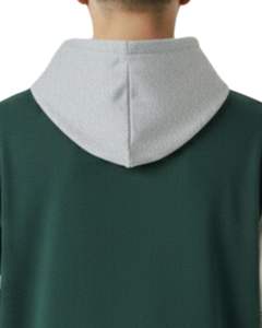 Camiseta con Capucha de Manga Corta Verde Oscuro Personalizada para Hombre con Bolsillo de Contraste, Estilo Casual Urbano, Top Pullover, Venta al por Mayor OEM - Product Image 6