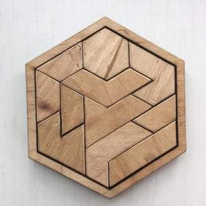 Rompecabezas Tangram Hexagonal de Madera Ecológico al por Mayor para Niños |   Juguete educativo hecho a mano para estimular el cerebro, regalo de cumpleaños moderno - Product Image 1
