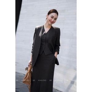 Conjunto de Blazer y Pantalón a Rayas para Mujer, Lino y Algodón, Cuello Camisero, Traje Completo para Eventos Corporativos [B9045] - Product Image 4