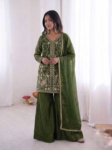 Ensemble Kurti Palazzo de créateur haut de gamme avec broderies riches et dupatta élégant – Vêtements ethniques indiens - Product Image 2