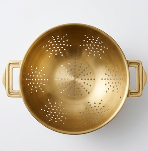 Colador de Metal Dorado con Asas, Colador Perforado para Pasta y Verduras - Product Image 3