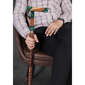 Bâton de marche en bois fait main pour l'extérieur, canne en bois avec design ergonomique confortable, bâton de marche traditionnel fabriqué - Product Image 3