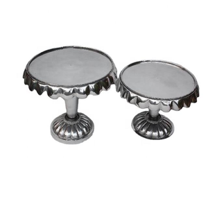 Support à gâteau en aluminium moulé de haute qualité avec finition polie miroir, décoration de fête de mariage, plaque métallique disponible en deux tailles - Product Image 1