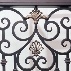 Puerta de entrada de hierro forjado resistente al óxido, fácil de montar, con un panel de vidrio arqueado y un diseño con motivos intrincados. - Product Image 6