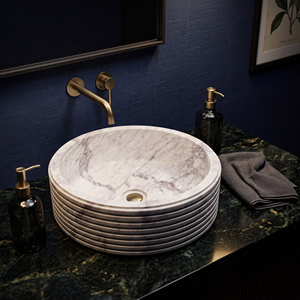 Lavabo de salle de bain Hayat en marbre rond, diamètre 42 cm, design cannelé poli, à poser sur le dessus - Product Image 4