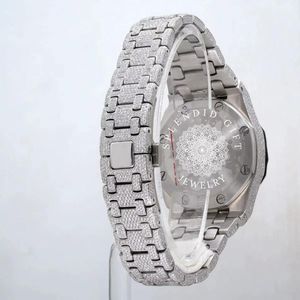 นาฬิกาโครโนกราฟประดับเพชร Spadid Chi Jewelry ตัวเรือนขนาด 44 มม. สายสีเงินประดับโมอิสซาไนต์ หน้าปัดคริสตัลแซฟไฟร์ ระบบอนาล็อกควอตซ์ - Product Image 6