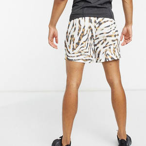 Diseño de ropa informal transpirable para exteriores, cómodo y personalizado para hombres, pantalones cortos de poliéster con logotipo personalizado. - Product Image 3