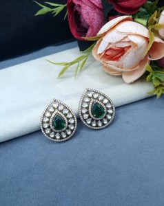 Boucles d'oreilles clous en Kundan plaqué or antique motif goutte d'eau, boucles d'oreilles clous de luxe en pierre précieuse en forme de poire, boucles d'oreilles clous en pierre en forme de larme - Product Image 5