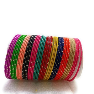 Ensemble de bracelets en velours ornés de pierres rouges et de cristaux pour femmes - Product Image 3
