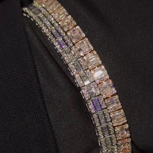 Bracelet tennis en or 14 carats avec diamants de laboratoire taille baguette, serti de diamants de luxe, certifié IGI - Product Image 2