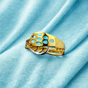 Anillo de Oro de Dos Tonos con Corte de Pétalo |   Diseño de Banda Ancha para Mujer |   Elegante Joyería de Oro Amarillo de 2.000 Gramos - Product Image 3