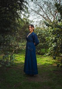 Vestido Camisero Largo de Mezclilla con Mangas Abullonadas, Cuello con Muescas, Cintura con Cinturón, Estampado a Rayas, Estilo Casual para Uso Diario, Corte Regular - Product Image 4