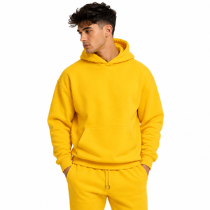 Les détails streetwear modernes donnent à ce sweat à capuche pour homme un look audacieux, tout en un tissu doux qui le rend facile à porter pour un confort quotidien. - Product Image 1