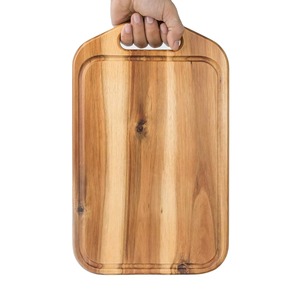 Planche à découper rectangulaire en bois de haute qualité avec poignée pour usage en cuisine - Product Image 4