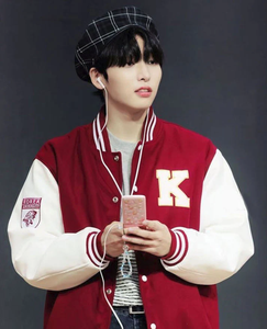 Veste de baseball pour homme, rouge et blanche, style varsity, doublée en sherpa, col montant, lettre K - Product Image 5