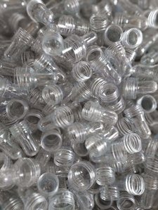 Venta al por Mayor de Preformas de PET Recicladas, Material Plástico Transparente Amarillo Claro de 38 mm, Suministro a Granel Ecológico para la Industria del Reciclaje - Product Image 3