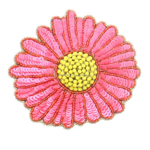 Broche de flor de margarita con lentejuelas y cuentas de colores, bordado floral, decorativo y llamativo, para ropa y bolsos, chapado en aleación - Product Image 4