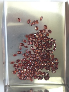 Granat rouge naturel, cabochon ovale 3x2MM, pierre précieuse d'environ 0,12 carats, en vrac pour la fabrication de bijoux - Product Image 5