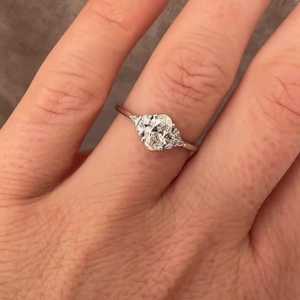 Bagues de fiançailles ovales en diamant de laboratoire en gros, personnalisées en or massif 10K 14K 18K, alliances de mariage modernes, fabricant de bijoux - Product Image 1