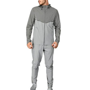 Nuevo Estilo 2026 Ropa Urbana, Chaqueta Reflectante con Cremallera, Conjunto con Franjas Laterales, Cortavientos Impermeable, Chándal con Logotipo Personalizado para Hombre - Product Image 5