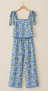 Ensemble deux pièces formel d'été en coton bleu à motif floral avec bretelles à nouer, respirant et écologique (haut et pantalon) - ODM - Product Image 2