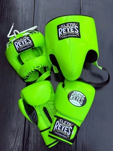 Guantes de Boxeo Estilo Mexicano Personalizados para MMA, Juego de Guantes de Piel de Vacuno de Primera Calidad con Cierre de Gancho y Bucle, Protector Nasal y Protector de Cabeza - Product Image 6