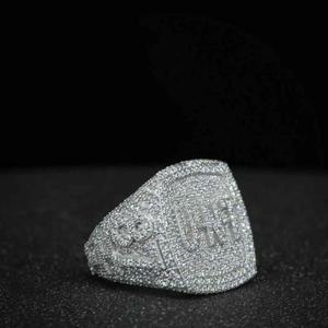Bague élégante en argent sterling 925 avec moissanite, bijou de luxe pour anniversaire, promesse ou fiançailles, pour femmes et hommes - Product Image 1
