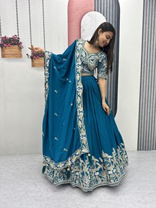 Ensemble Lehenga Choli en Chinon Teal avec broderies et sequins très richement décorés - Product Image 3