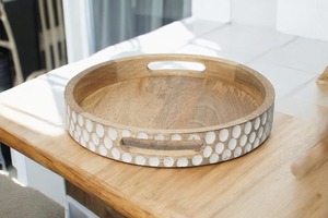 Plateau de service carré en bois artisanal FAIZA CRAFT, écologique, durable et éco-responsable, idéal pour les moments de thé, les repas et une utilisation décorative. - Product Image 5
