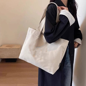 Sac fourre-tout sport personnalisé de haute qualité en coton/toile avec longue bandoulière - Product Image 1