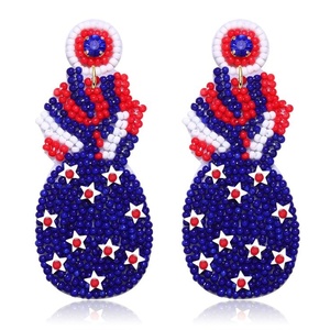 Pendientes de botas y sombrero de vaquero al por mayor para mujer y niña, pendientes colgantes llamativos de estilo occidental patriótico rojo, blanco y azul, de moda y boutique. - Product Image 1