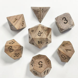 Dés en bois de luxe personnalisés de haute qualité, ensemble de sept pièces polyédriques D4-D20, faits à la main, personnalisables pour collection de dés DND - Product Image 1