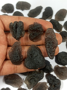 Radha Arts – Pierre précieuse naturelle de qualité supérieure, druse de colombianite fumée, pierre brute, lot personnalisé en taille et forme pour bijoux - Product Image 5