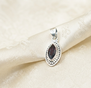 Pendentif en grenat marquise naturel, collier en argent sterling 925, charme en pierre précieuse, bijoux bohèmes faits à la main, plaqué or rose/jaune - Product Image 1