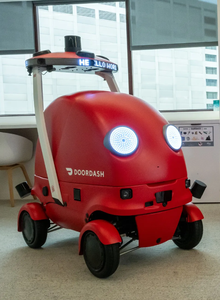 BUENA OFERTA PARA UN NUEVO Robot de Reparto Rojo con Pantalla Hello World y Luces Circulares - Product Image 3