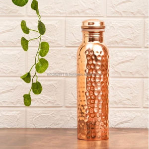 Botella de agua artesanal de cobre con diseño floral esmaltado multicolor y belleza atemporal para uso doméstico e hidratación consciente - Product Image 1