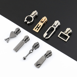 OEM 2026 Nouvelle Arrivée Vente en Gros Tirettes de Fermeture Éclair Personnalisées en Métal Décoratives pour Sacs Fabriquées par TRIOTAKE INDUSTRY - Product Image 5