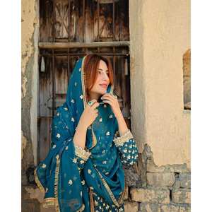 Conjunto superior e inferior de mujer de diseñador con Dupatta para ropa de fiesta - Product Image 4