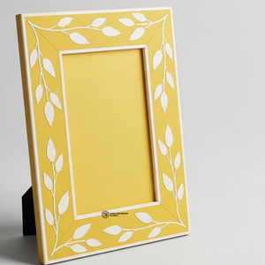 Cadre photo de luxe en os jaune incrusté, fait main, motif floral - Product Image 3