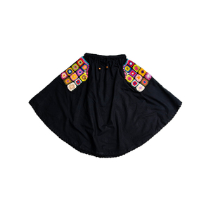 Cintres élégants faits main pour jupes et pantalons d'été népalais - Product Image 1
