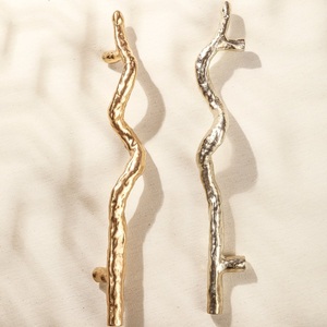 Tirador de latón de moda para cajones, forma novedosa, herrajes rústicos para gabinetes, pomo para muebles de cocina, acabado dorado duradero - Product Image 1