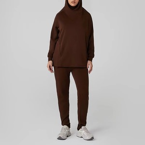 Conjunto Deportivo Modesto Personalizado con Cremallera para Mujer, Diseño con Bolsillos, Conjunto de Gimnasio Musulmán de Secado Rápido, Ropa Deportiva Musulmana para Mujer - Product Image 1