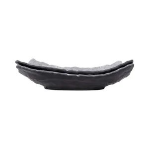 Bandeja Rectangular Irregular de Aluminio Texturizado Plateado Hecha a Mano de Lujo para Servir, Ideal para Catering, Hoteles y Hogar - Product Image 2