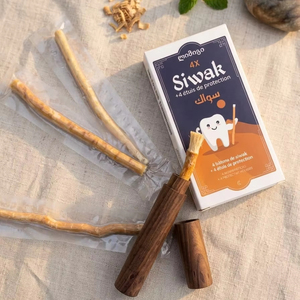 Bâtonnets de Miswak à base de plantes de qualité supérieure pour le nettoyage des dents, Miswak naturel, lot de quatre Miswaks avec support en bois, kit de soins bucco-dentaires - Product Image 1