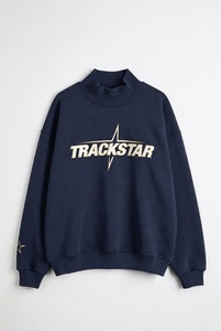 เสื้อสเวตเชิ้ตคอเต่าทรงโอเวอร์ไซส์สำหรับผู้หญิง สีเบอร์กันดีล้วน ลายกราฟิก Trackstar สไตล์ลำลอง แขนยาว เสื้อกันหนาวแบบสวมใส่สบาย สตรีทแวร์ - Product Image 5